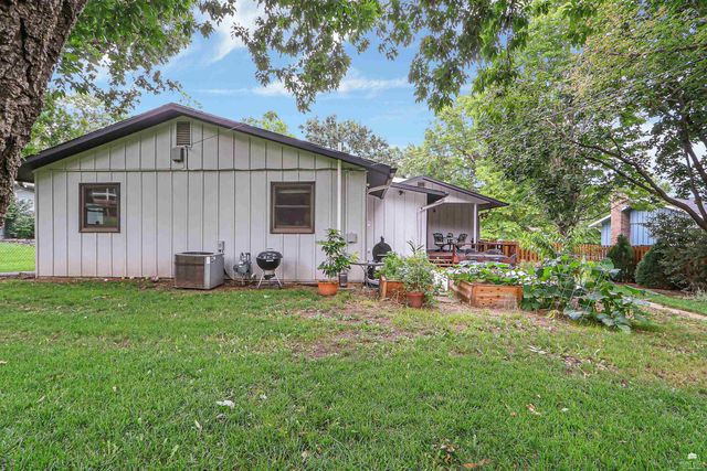 1731 Cedar Crest Drive, Manhattan, KS 66503