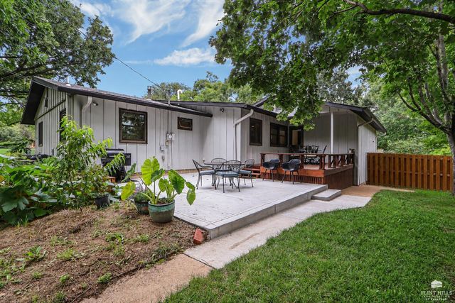 1731 Cedar Crest Drive, Manhattan, KS 66503