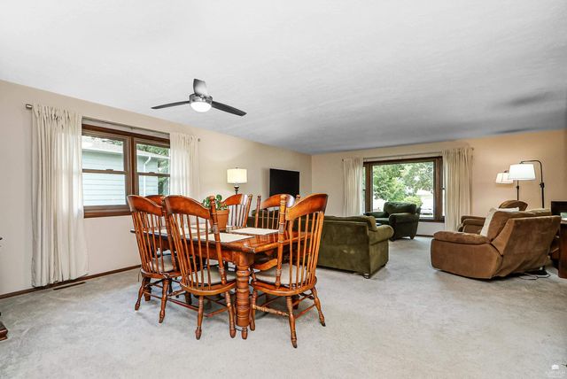 1731 Cedar Crest Drive, Manhattan, KS 66503