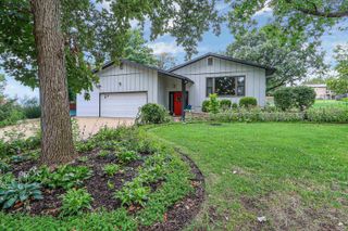 1731 Cedar Crest Drive, Manhattan, KS 66503