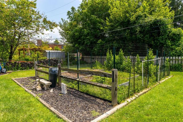 47 Meadowlark Lane, Columbus, OH 43214
