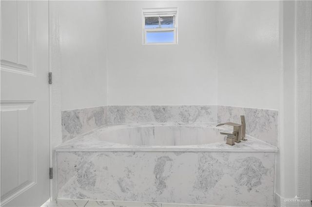 411 Thornwood Loop, Rio Grande City, TX 78582