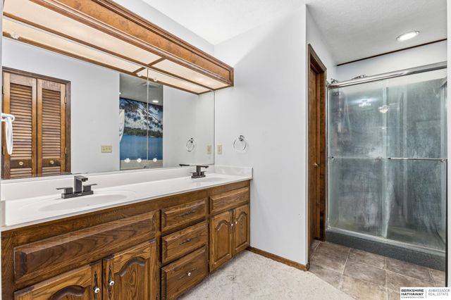 11803 Hunters Cove, Bellevue, NE 68123