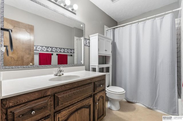 11803 Hunters Cove, Bellevue, NE 68123