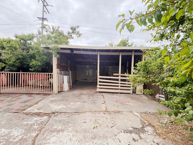 331 S 50th St, Richmond, CA 94804