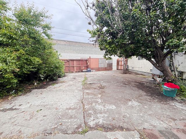331 S 50th St, Richmond, CA 94804