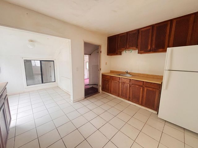 331 S 50th St, Richmond, CA 94804