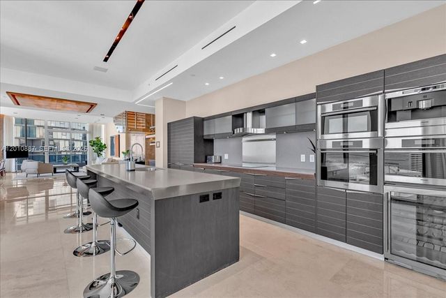 200 Biscayne Boulevard Way PH 5401, Miami, FL 33131
