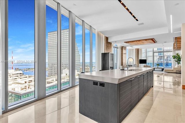 200 Biscayne Boulevard Way PH 5401, Miami, FL 33131