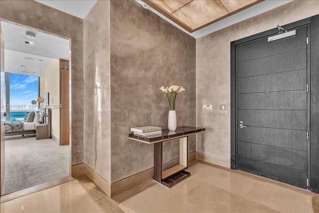 200 Biscayne Boulevard Way PH 5401, Miami, FL 33131