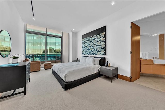 200 Biscayne Boulevard Way PH 5401, Miami, FL 33131