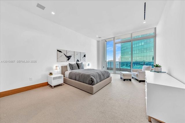 200 Biscayne Boulevard Way PH 5401, Miami, FL 33131
