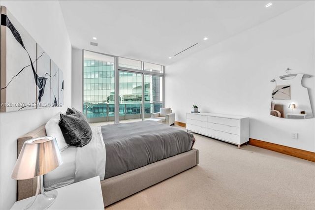 200 Biscayne Boulevard Way PH 5401, Miami, FL 33131