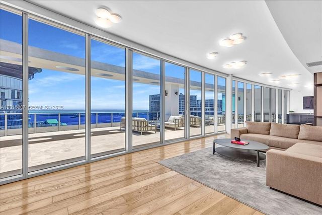 200 Biscayne Boulevard Way PH 5401, Miami, FL 33131