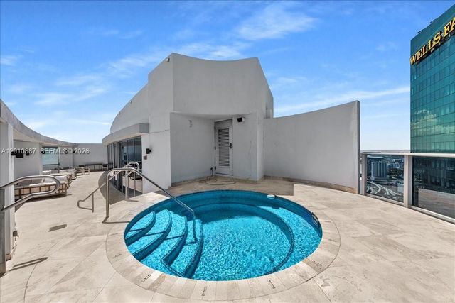 200 Biscayne Boulevard Way PH 5401, Miami, FL 33131