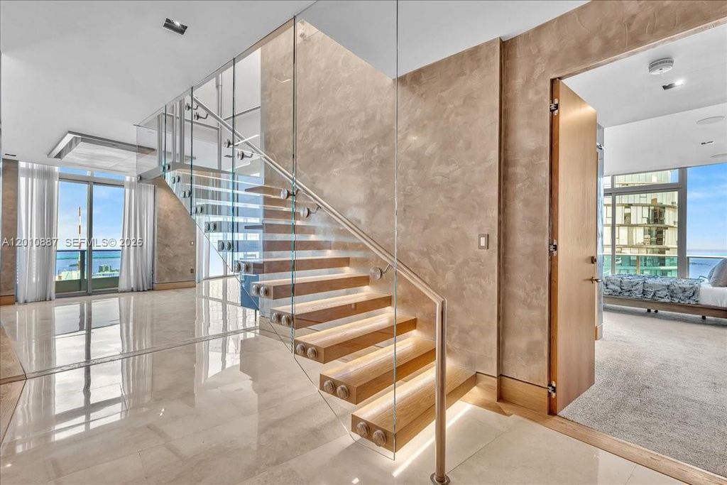 200 Biscayne Boulevard Way PH 5401, Miami, FL 33131