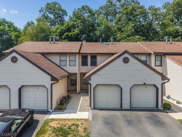 111 Sequoia Ct, Raritan Twp., NJ 08822
