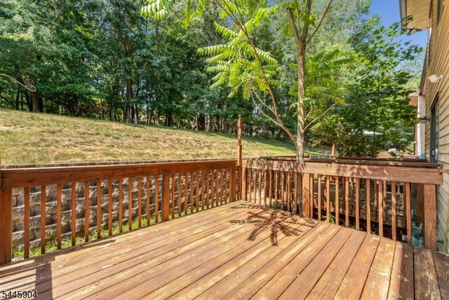 111 Sequoia Ct, Raritan Twp., NJ 08822