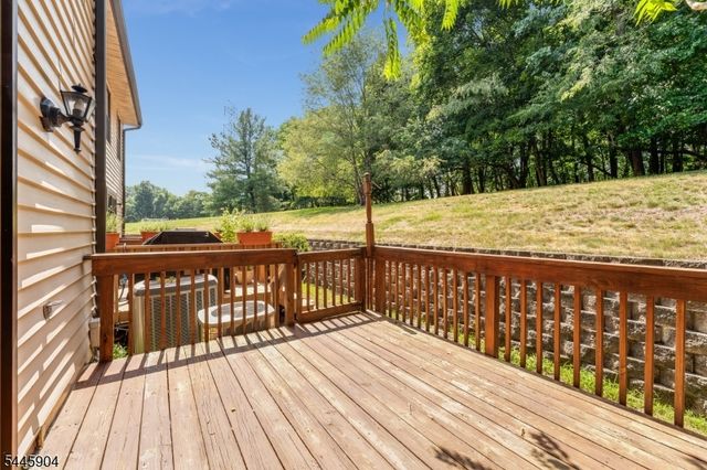 111 Sequoia Ct, Raritan Twp., NJ 08822