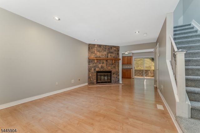 111 Sequoia Ct, Raritan Twp., NJ 08822