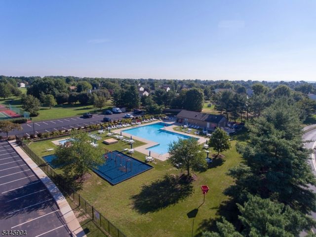 111 Sequoia Ct, Raritan Twp., NJ 08822