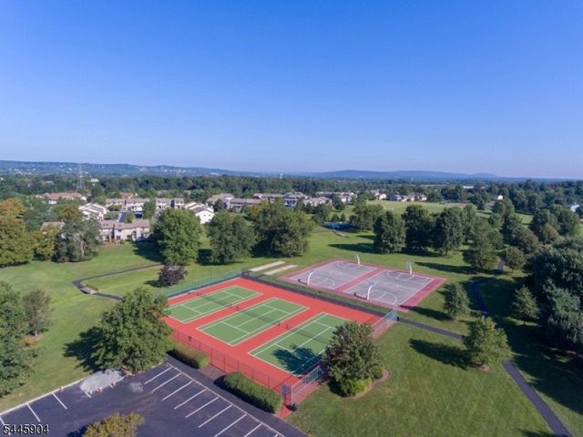 111 Sequoia Ct, Raritan Twp., NJ 08822
