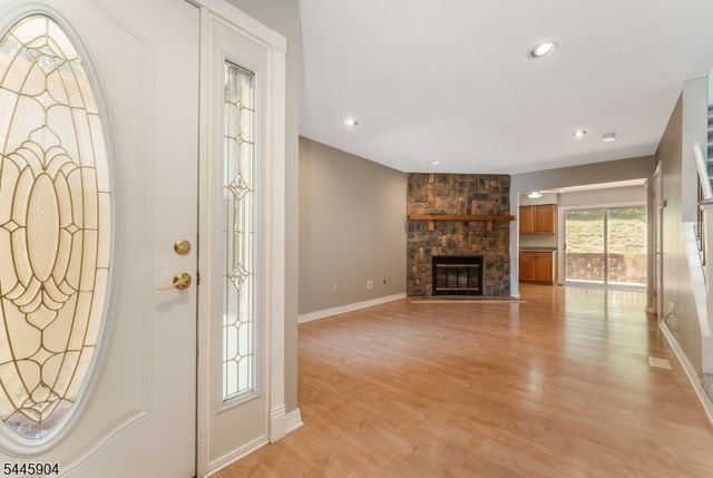 111 Sequoia Ct, Raritan Twp., NJ 08822