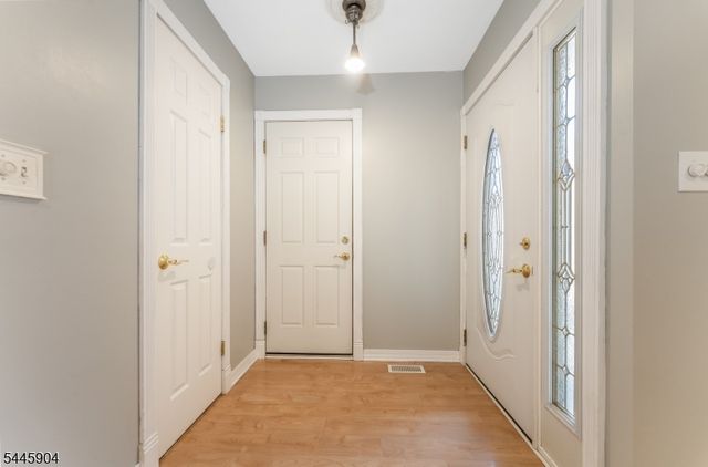 111 Sequoia Ct, Raritan Twp., NJ 08822
