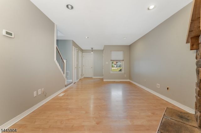 111 Sequoia Ct, Raritan Twp., NJ 08822