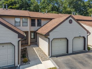 111 Sequoia Ct, Raritan Twp., NJ 08822