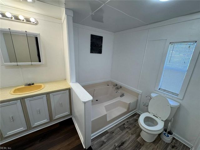 102 Juniper CIR, Moyock, NC 27958