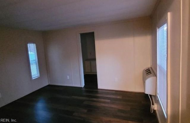 102 Juniper CIR, Moyock, NC 27958