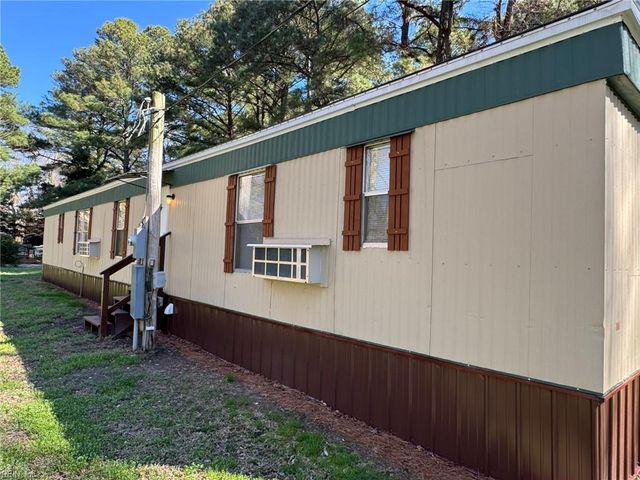 102 Juniper CIR, Moyock, NC 27958