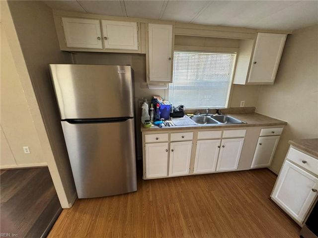 102 Juniper CIR, Moyock, NC 27958