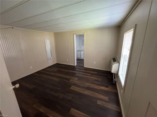 102 Juniper CIR, Moyock, NC 27958