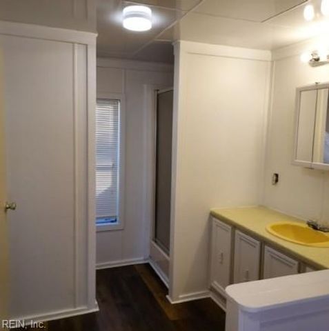 102 Juniper CIR, Moyock, NC 27958