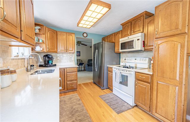 39 Forest Glen Dr, North Fayette, PA 15126