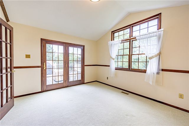 39 Forest Glen Dr, North Fayette, PA 15126
