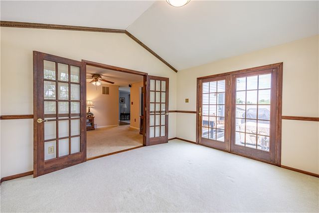 39 Forest Glen Dr, North Fayette, PA 15126