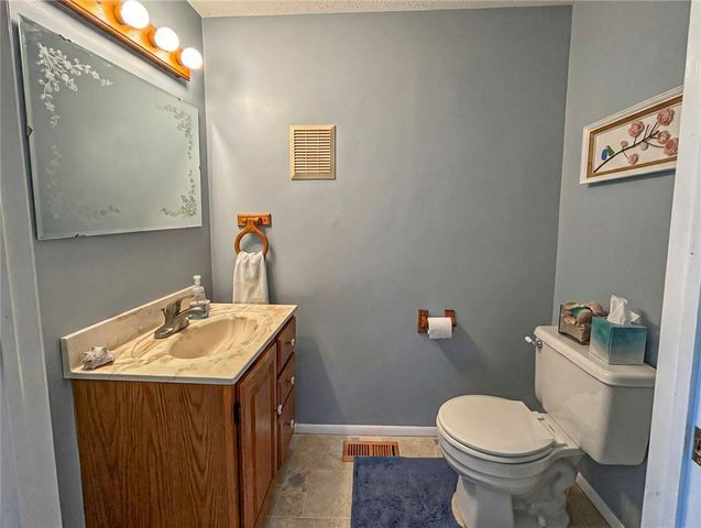 39 Forest Glen Dr, North Fayette, PA 15126