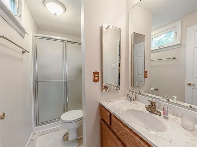 39 Forest Glen Dr, North Fayette, PA 15126
