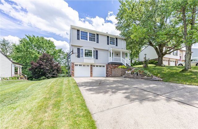 39 Forest Glen Dr, North Fayette, PA 15126