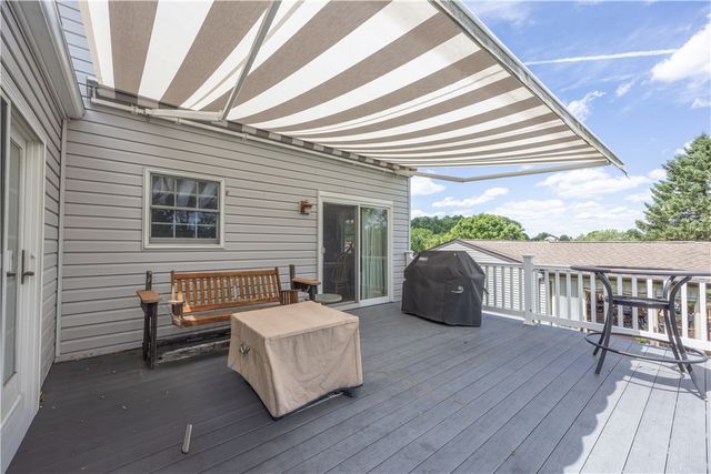 39 Forest Glen Dr, North Fayette, PA 15126
