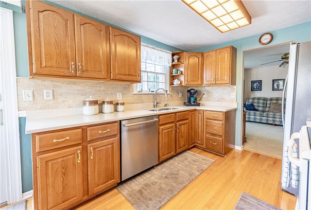 39 Forest Glen Dr, North Fayette, PA 15126
