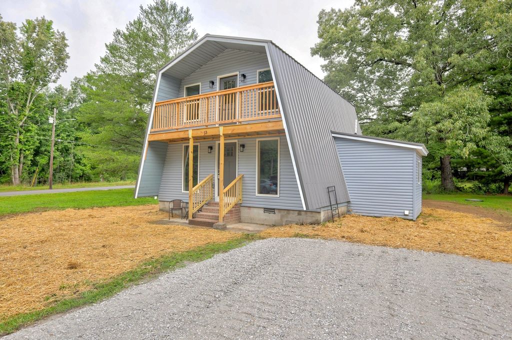 13 Chalet Dr, Manchester, TN 37355
