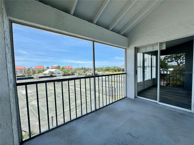 4510 EL CONQUISTADOR PARKWAY 204, Bradenton, FL 34210