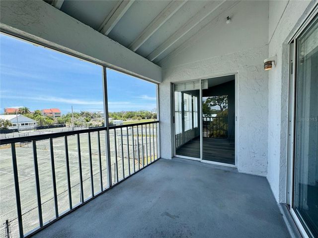 4510 EL CONQUISTADOR PARKWAY 204, Bradenton, FL 34210