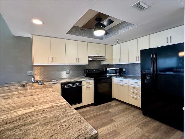 4510 EL CONQUISTADOR PARKWAY 204, Bradenton, FL 34210