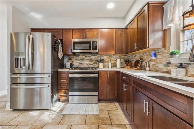 144 View Pointe DR, Newport News, VA 23603