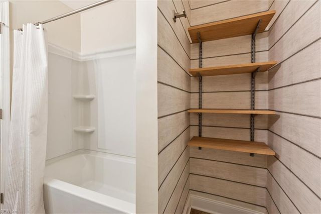 144 View Pointe DR, Newport News, VA 23603